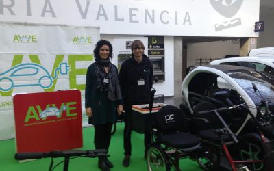 Más de medio centenar de usuarios probaron un vehículo eléctrico en Feria  del Automóvil