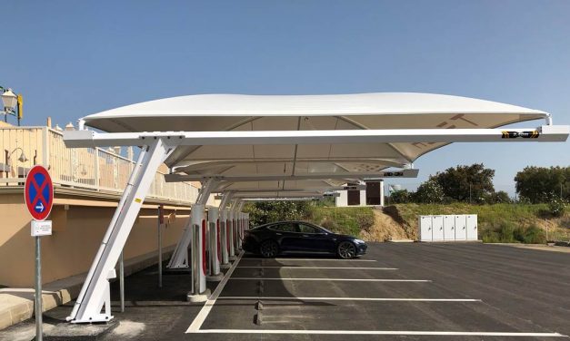 Tesla añade un nuevo supercharger en Almaraz