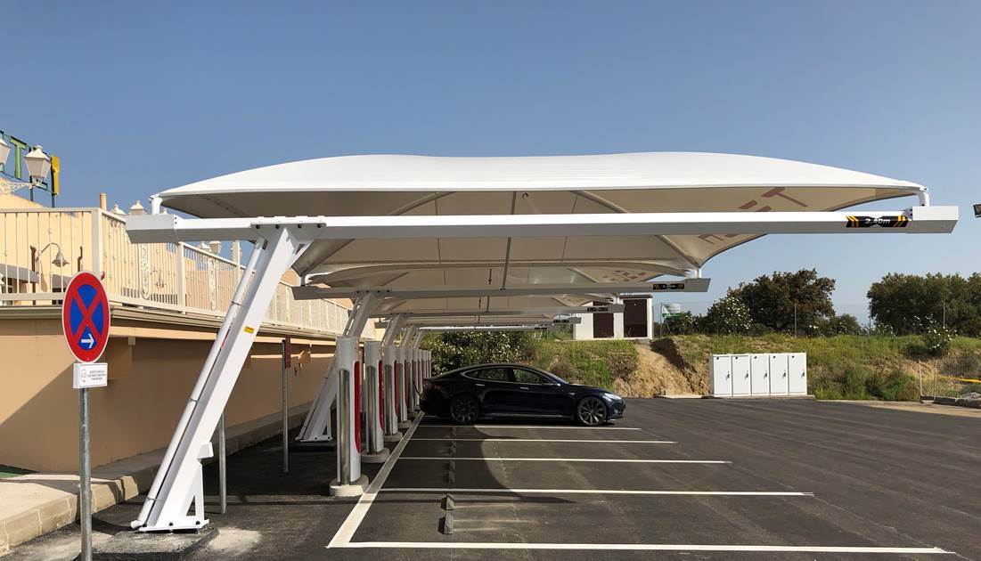 Tesla añade un nuevo supercharger en Almaraz