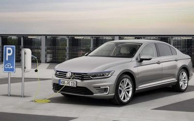 Volkswagen paraliza los pedidos del Golf y Passat GTE por la enorme cantidad de pedidos que desbordan la capacidad de producción